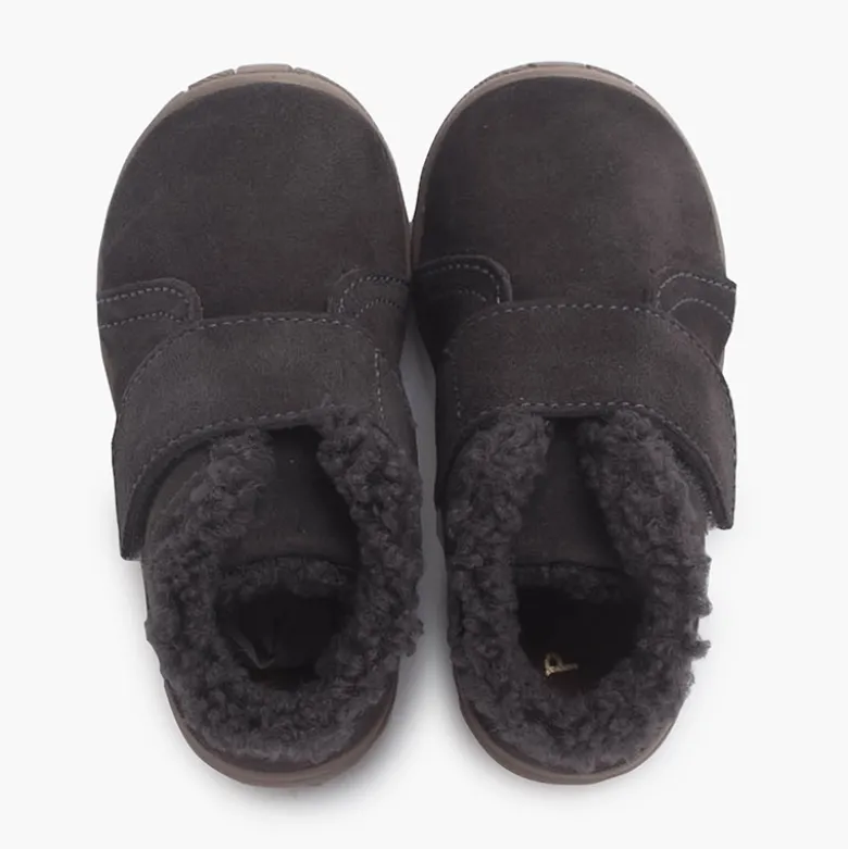 Bota Cuello Tipo Borreguito y Tira Adherente
