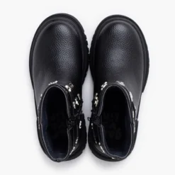 Botas niña tira tachuelas