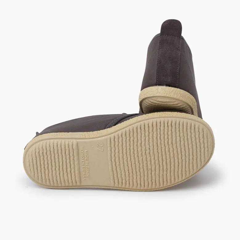 Botita cuero vegano cordones