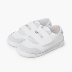 Deportivas barefoot combinadas piso blanco