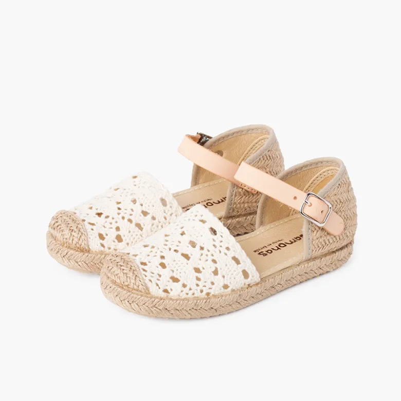 Sandalia alpargata macramé niña con hebilla