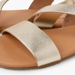 Sandalia barefoot tira cruzada