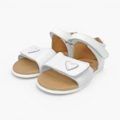 Sandalias barefoot niña pala adherente corazón