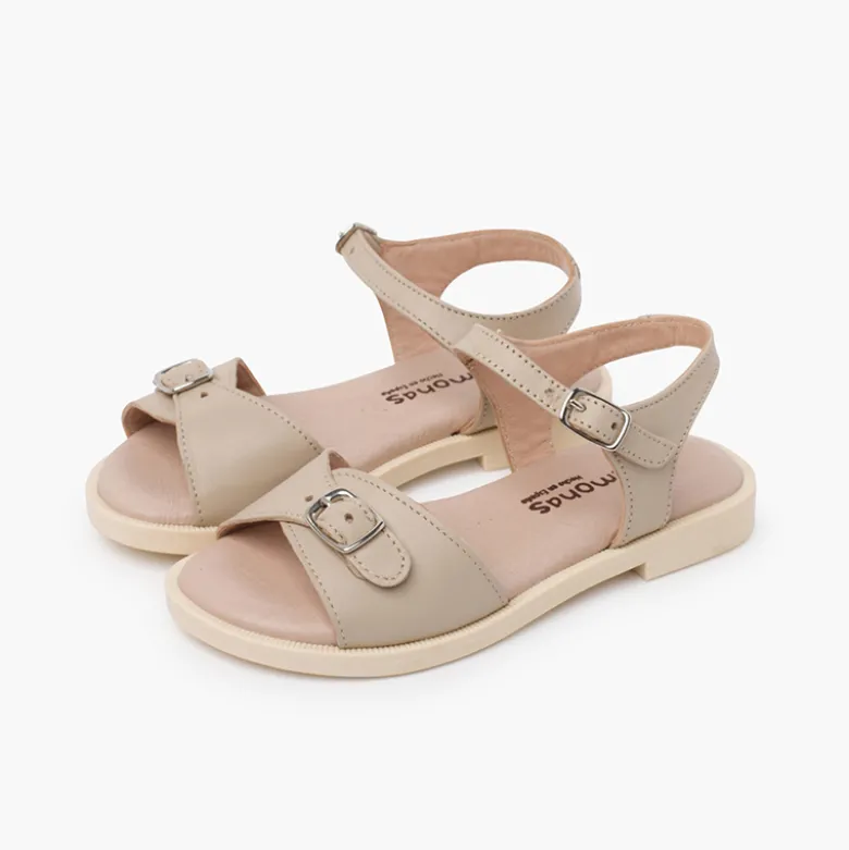 Sandalias niña en piel. Pala hebilla