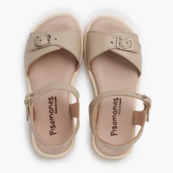 Sandalias niña en piel. Pala hebilla