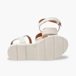 Sandalias niña y mujer en piel con plantilla de gel