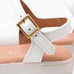 Sandalias niña y mujer en piel con plantilla de gel
