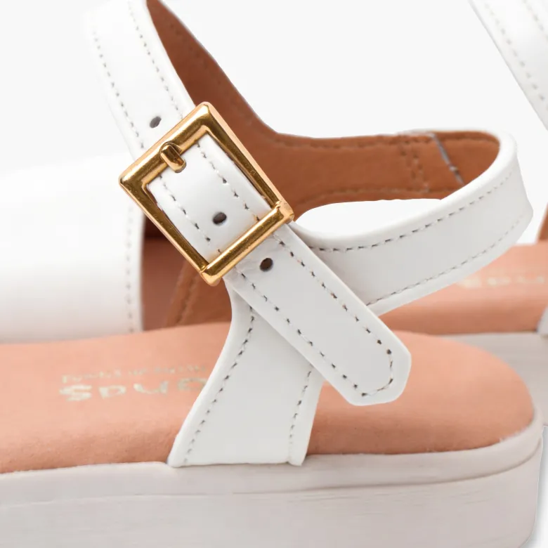 Sandalias niña y mujer en piel con plantilla de gel
