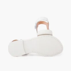 Sandalias niña y mujer piel corazones