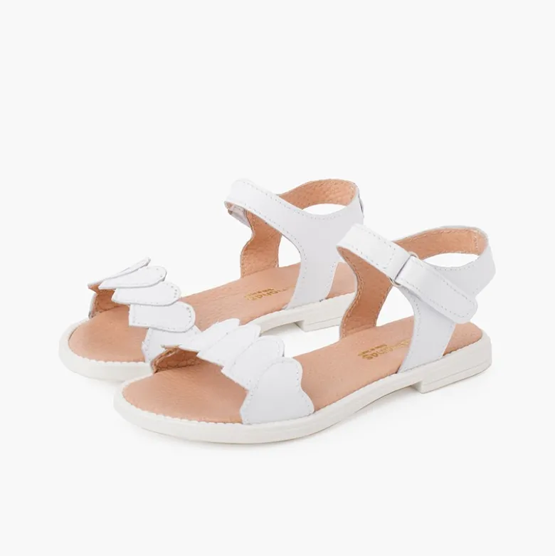 Sandalias niña y mujer piel corazones