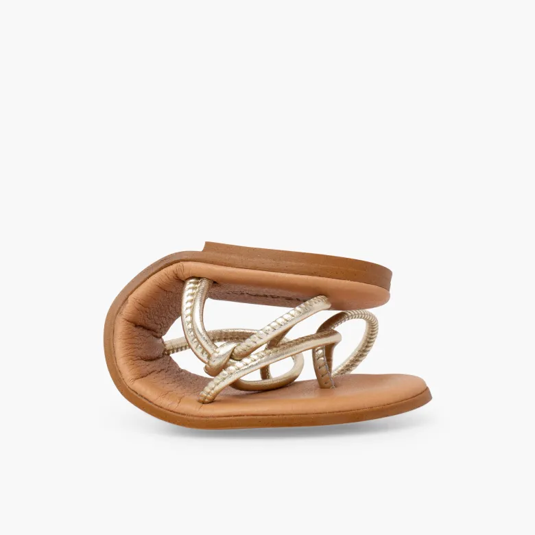 Sandalias tiras tubulares planta acolchada