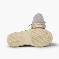Zapatillas bordado estrellas cordones raso