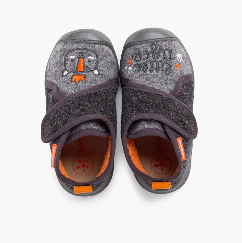 Zapatillas casa Biomecanics puntera reforzada
